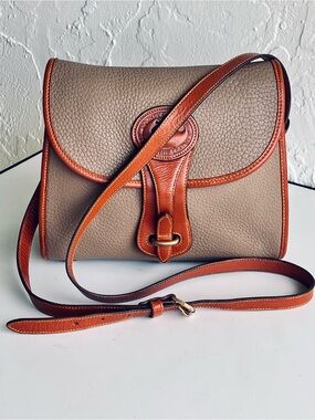 VINTAGE DOONEY AND BOURKE  SMALL SAND/KHAKI TAN TRIM ESSEX AWL CROSSBODY BAG